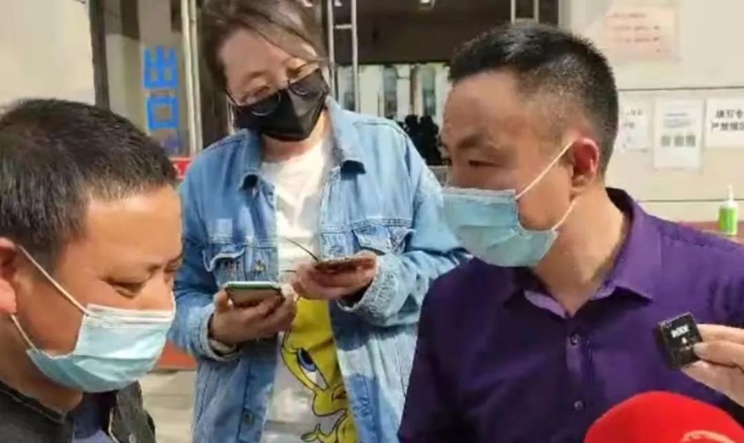 DƬ